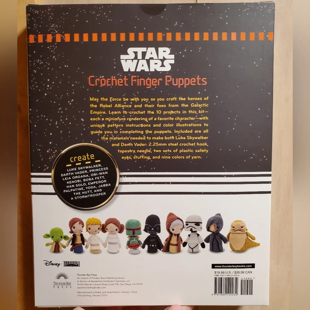 Star Wars Crochet Finger Puppet Kit (Luke & Darth) - Picture 2 of 5